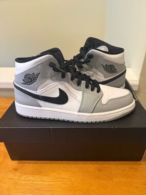 Nike Air Jordan 1 Mid White Gray Black